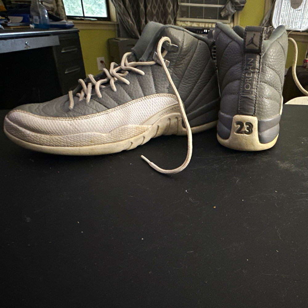 Jordan Air Jordan 12 Gray/White Leather Mid Top Sneaker 6Y Basketball MPN