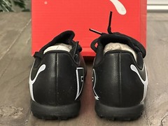 Puma Junior US 13 Future 7 Play TT Jr Style Black # 107737-02 *Damaged Box
