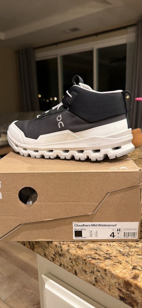 On Cloudhero Mid Waterproof Mid Top Sneaker Unisex Kids Black/White US 4 EU 36