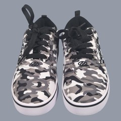 Heelys Wheeled Shoes Youth Size 4 Pro 20 Prints Grey Camo with Tool & Heel Plugs