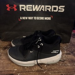 Under Armour GS SC 3Zero IV Basketball Shoes. Size M8 W9.5..(B4)