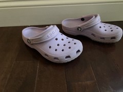 Crocs Kids Classic Clogs Lavender Purple Water Shoes Size J4 Slip-On Sandals