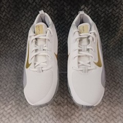Nike IsoFly Sneaker Youth White Gray Basketball Shoes FN4384-100 Size 6Y