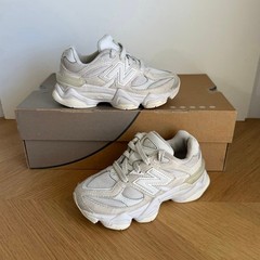 New Balance 9060 ‘Reflection’ Toddler Sneakers- SZ 11 C