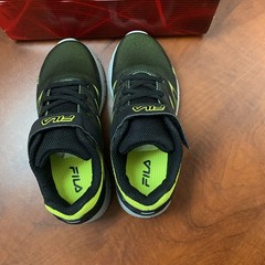 FILA Kid’s Size 12 Fantom 8 Strap Sneakers Green/Black