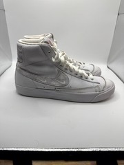 Nike Blazer Mid ’77 GS White Logo Print DJ4624-100 Kids 6 Sneaker Leather Skate