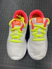 Pre School Nike Tanjun Size 11C (818285-100) BLEM SEE PHOTOS