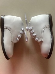 Footmate Todd white baby size 7 Classic Hard Bottom Hi Top Dress New