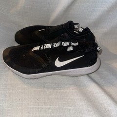 Nike Black & White Flex Runner Slip On Youth Shoes Size 7Y AT4662-001