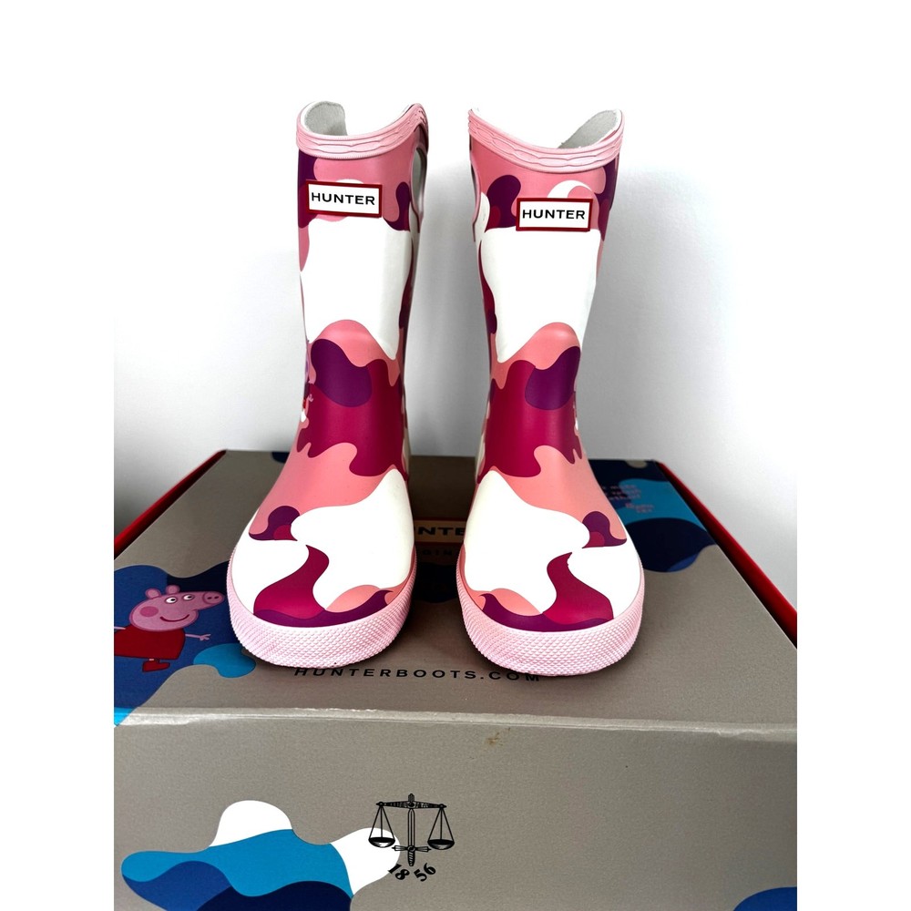 Hunter Kids With Handles Easy pull on rain boots NWT NWB size 2B/3G Peppa Pig