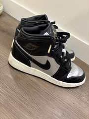 Jordan Air Jordan 1 Mid Mid Top Patent Leather Black/Silver Sneaker 5Y