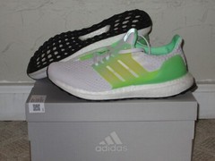 adidas Ultra Boost 5.0 DNA Junior Cloud White Beam Green Youth Size 7 NEW GZ5020