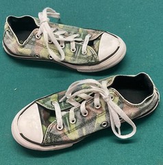 Converse All Star Shoes Size Junior 2. Color Camo Green. In Great Condition!
