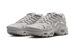 Nike Air Max Plus HF (GS) Light Iron Ore/Metallic Silver Shoes 7Y – 8.5 Women’s