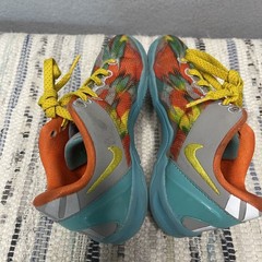 Nike Kobe 8 Protro Venice Beach PS Sneakers PreSchool Size 11.5C Multicolor