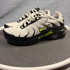 Nike Air Max Plus TN Youth 7Y White Black Volt Running Sneakers Tuned Retro