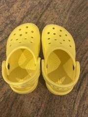 Crocs Classic Clog Roomy Fit Lemon Yellow Size 5C Youth Children’s