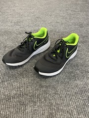 Nike Star Runner 2.0 Youth Tennis Shoe Size 5.5 Black and Neon Green