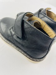 Johnston & Murphy Kids McGuffey Chukka Black Leather Shoes | 28-13851 6M