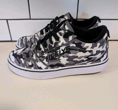 HEELYS PRO 20 PRINTS Gray Camo Canvas Lace Up Skate Wear Shoes Youth 5 Edgy Fun