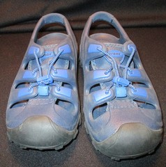 Crocs Bump Toe Sturdy Bungee M 3, W 5 Grip Sole Gray,Blue Beach / Walking Sandal
