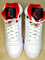 Size 5Y (GS) – Jordan 5 Retro Mid Fire Red HQ7980-101