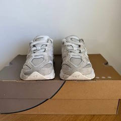 New Balance 9060 ‘Reflection’ Toddler Sneakers- SZ 11 C