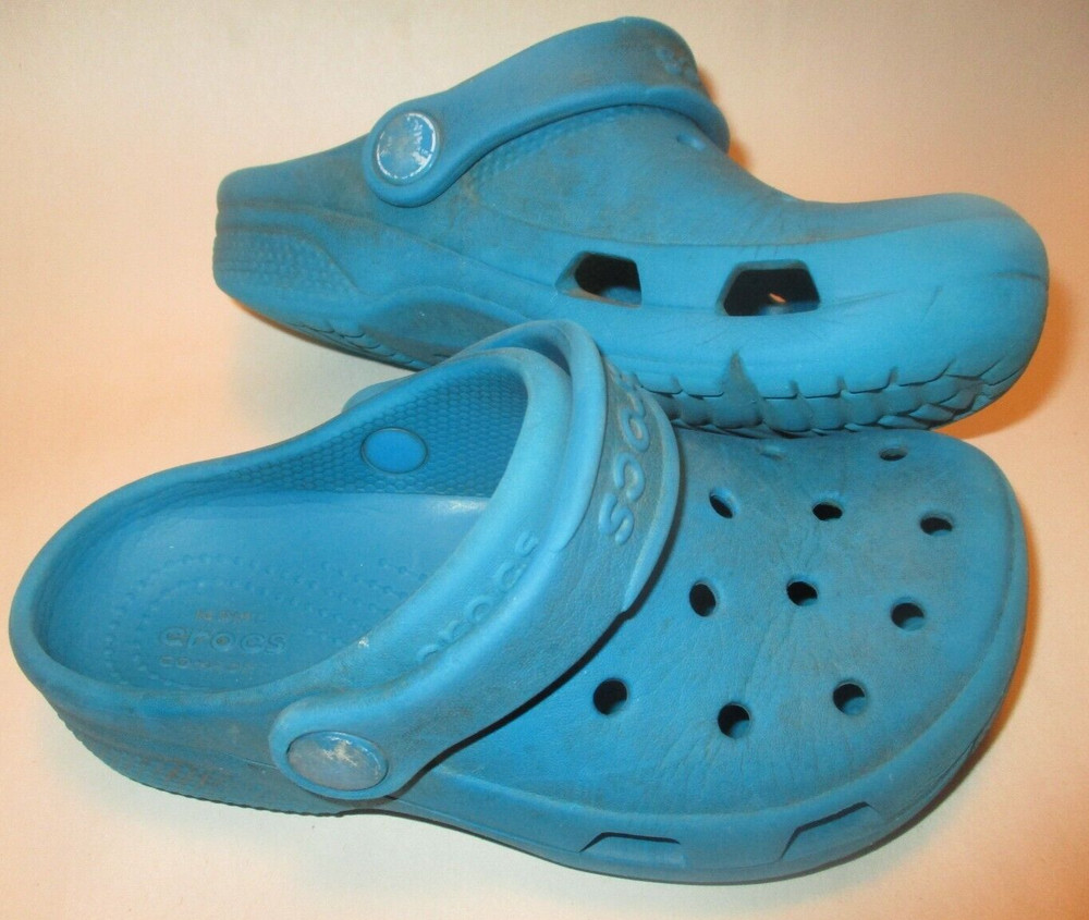 Crocs Iconic Comfort Kids size C11 (7 1/4″ long) Light Blue Slip on Play Clog