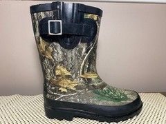 Magellan Outdoors Realtree Camo Waterproof Rubber Rain Boots * Youth 1 *