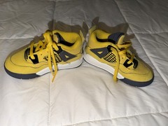 Jordan 4 Retro Lightning