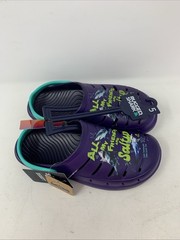 NWT Rugged Shark Big Kids Clogs Boys Size 5 Water Shoes Sandals Sports