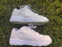 AVIA White Sneakers, Size 5.5, Kids/Youth, Low Top