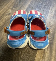 Kids Size C 18 Marvel x Crocs Captain America Super Hero Echo Clogs