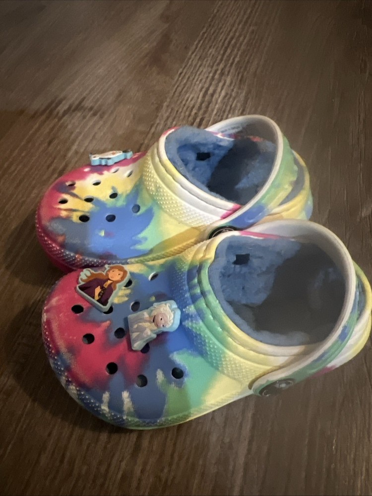 Crocs Tie Dye Clogs Blue Fleece Lined Crocs Toddler Size 7C Frozen Jibbits EUC