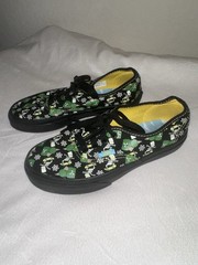 Size 3.5 Juniors – VANS Authentic x The Simpsons Low Glow Bart Pre-owned