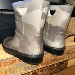 Ugg toddler rain boots size 10 grey camo worn 1 time
