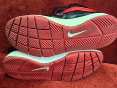 Nike Team Hustle D 6 Black/White/Red Youth Size 5.5Y