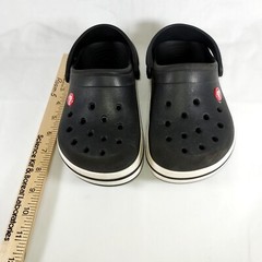 Crocs Crocband II Black White Clog 11990-060 Kids J2 pre-owned in great shape