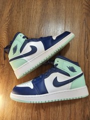 Air Jordan 1 Mid ‚Mystic Navy Mint Foam‘ GS Size 6Y 554725-413