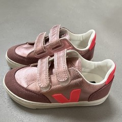 VEJA Small Kids Pink Leather Hook & Loop Low Top Sneakers US 13.5 EU 31