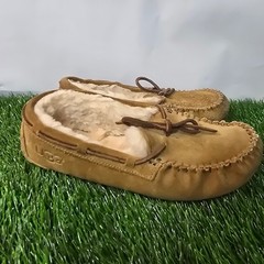 UGG Size 2 Chestnut Dakota Suede Moccasin Slippers Kids Sheepskin Lining 5296