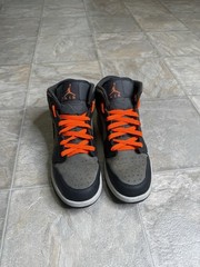 Air Jordan 1 Mid SE Night Stadium GS Shoe Size 6.5Y Grey FQ8341-017 Preowned