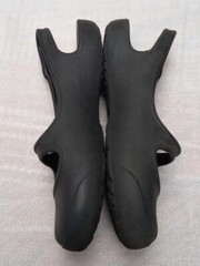 Kids Crocs Black Unisex Junior Size J 2-4 Closed Toe Shoes GUC