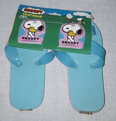 VINTAGE SNOOPY FOOTWEAR PEANUTS SNOOPY WOODSTOCK CHILDS SANDALS FLIP FLOPS NOS