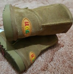 EUC Kid UGG Boot Pony Classic Non-Slip used 1wk 7-8 (26-27) Australian sheepskin
