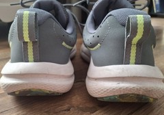 Under Armour Charged Assert 10 Gray Running Shoes Athletic Sneakers Youth Sz 6.5
