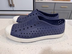 Native Jefferson Size J6 Perforated Slip-On Shoes – Navy Blue/whites
