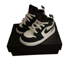 Jordan Unisex Toddler/Baby Sneaker US 7c Black/White Lace Up Mid Top Colorblock