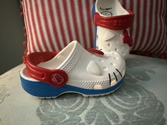 CROCS x HELLO KITTY Size 6 C Classic Clogs 50th Anniversary 2024 Toddler EEUC