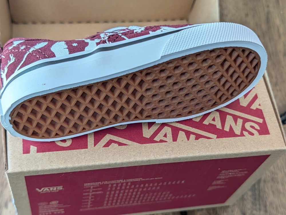 VANS Asher V Slip-On Sneakers Harry Potter Graphic Burgundy/White Kids US 5